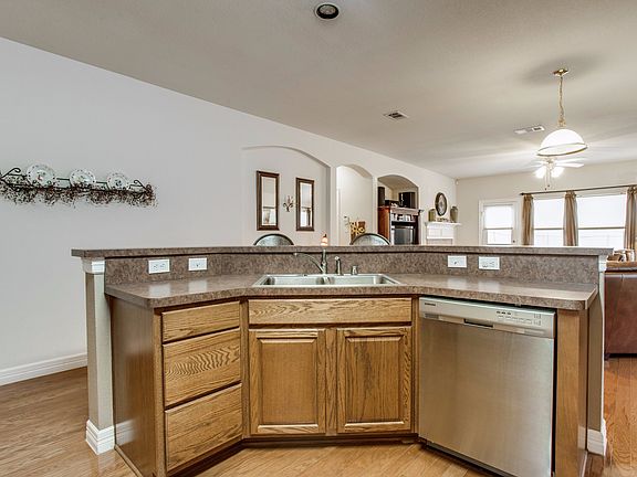 5th image of 2117 Creekdale Dr