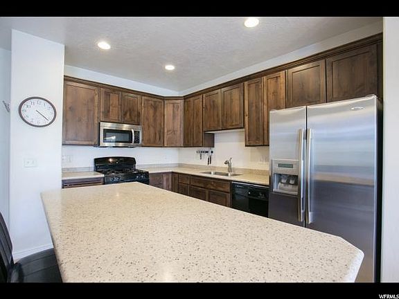 3rd image of 2262 W Mackay Ln