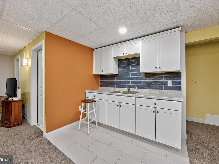 271 Fairfield Cir W — Photo 26
