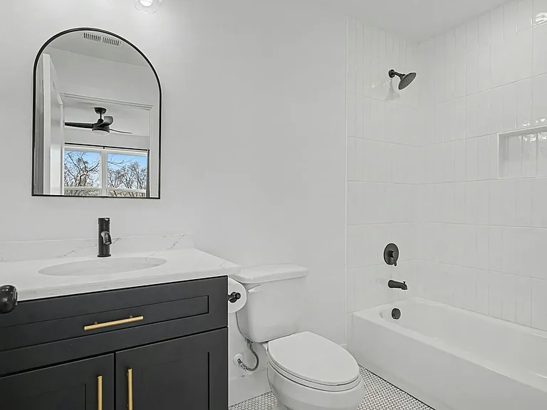 1241 N Avondale Cir #121 — Photo 16