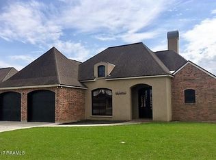 200 Psalm Ct, Youngsville, LA 70592