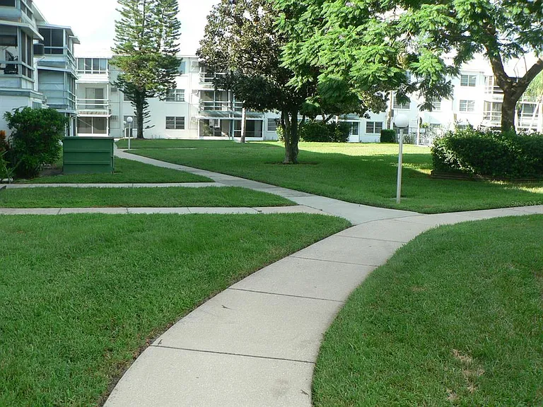 1875 Sunny Dr #G32 — Photo 12