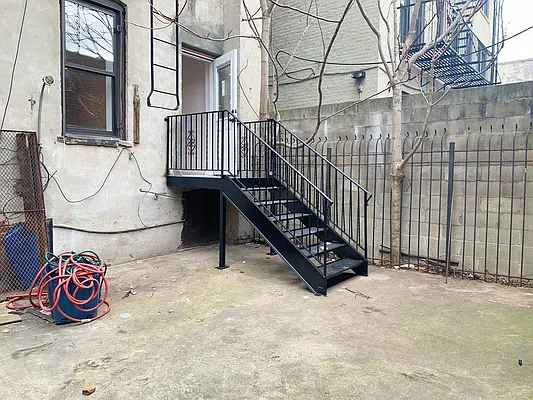 Rented by REAL New York | media 24