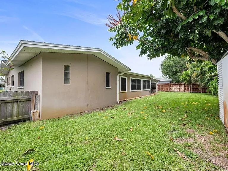 340 Greenway Ave — Photo 25