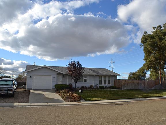 2nd image of 1704 Carol Ave
