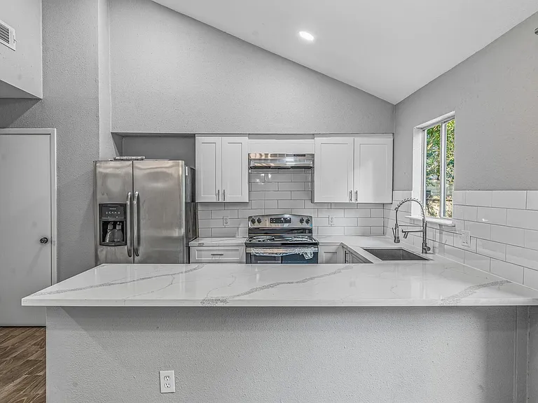 2911 Waypark Dr — Photo 11