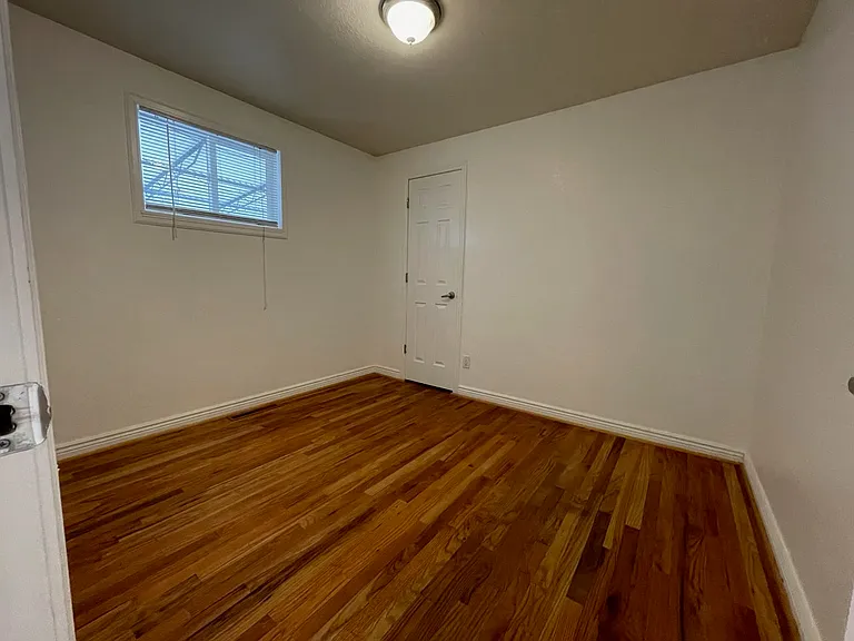 385 Yates St — Photo 15