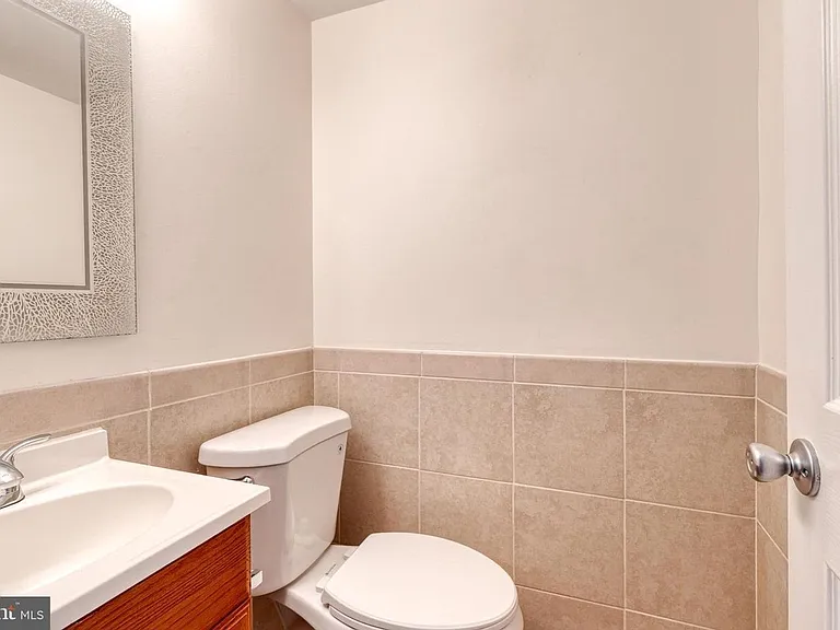 1632 Angus Ct — Photo 9