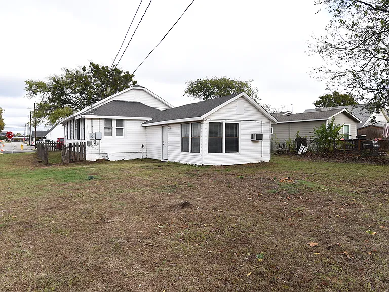 302 E Aquarium Pl — Photo 24
