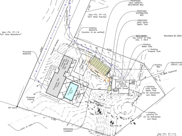 2 Great Rock Rd, Oak Bluffs, MA 02557