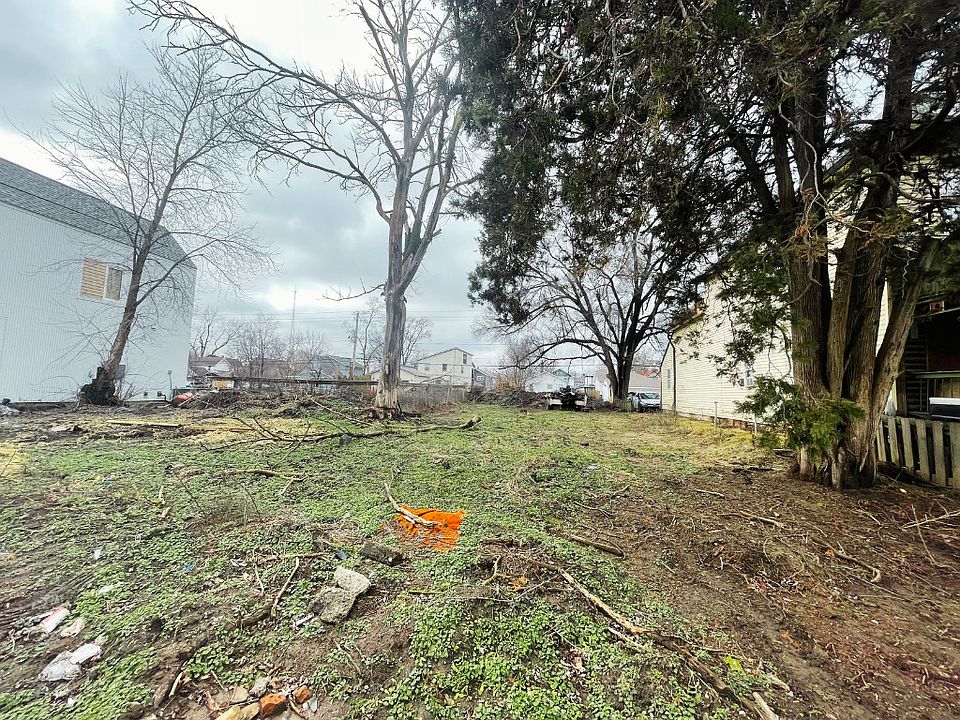 1st image of 222 N Beville Ave