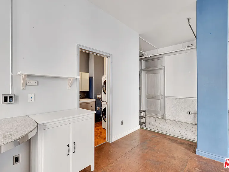 215 W 7th St #811 — Photo 20
