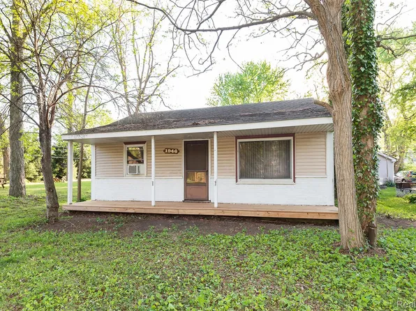 1946 Union Lake Rd, Commerce Township, MI 48382
