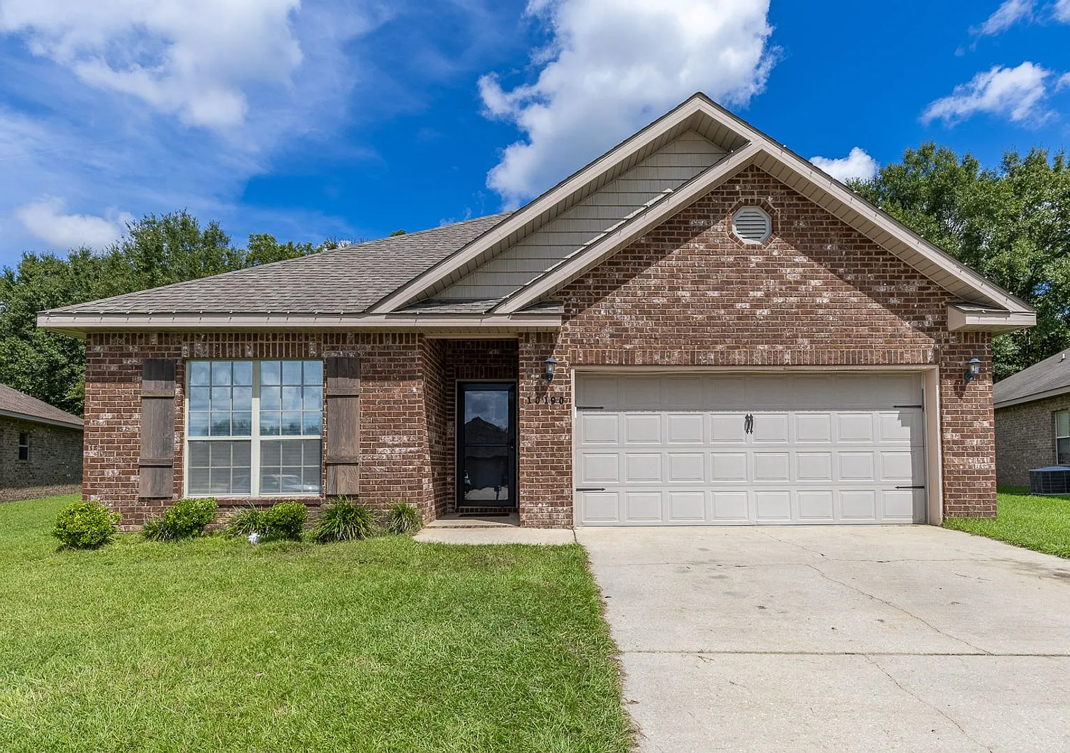 Spacious 4-Bedroom Daphne Home available in Dunmore community — Photo 1