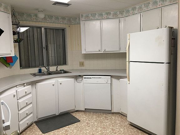 Kitchen new dishwasher