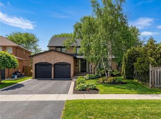 1324 Birchcliff Dr, Oakville, ON L6M 2A4