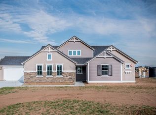 3926 N Owl Perch Ct, Sanger, CA