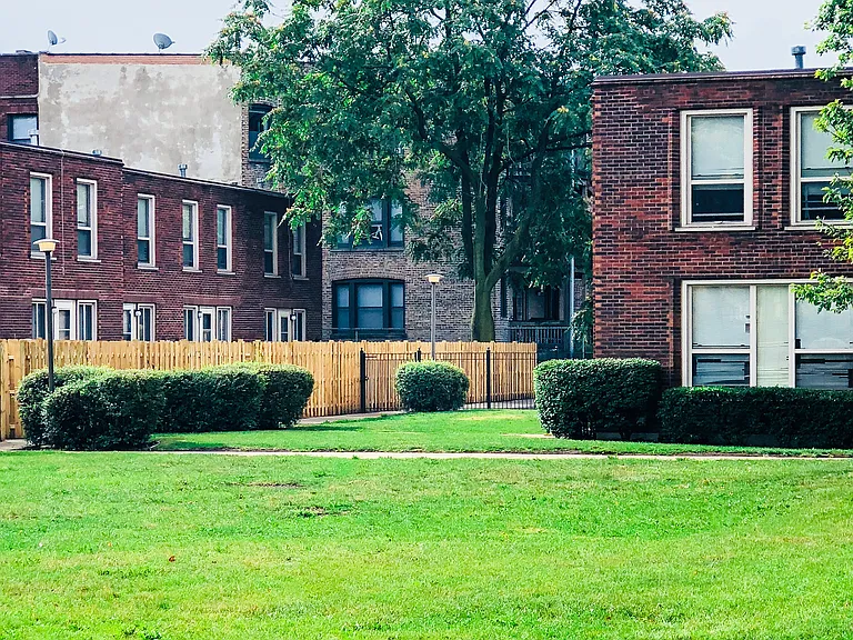 Hyde Park West Apartments & Townhomes — Photo 24