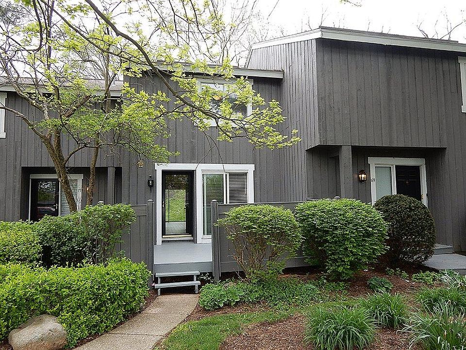1st image of 70 Twin Lakes Dr