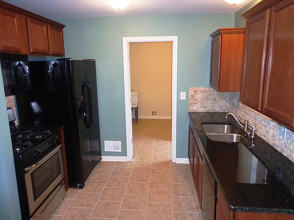 3rd image of 27375 Lorenz St