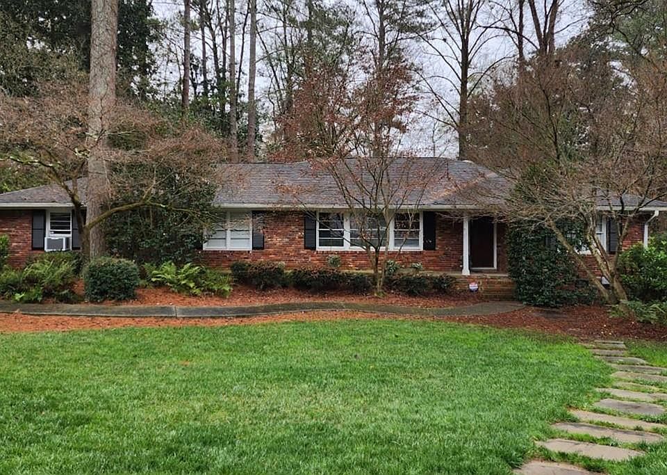 1st image of 376 Cochran Dr NW