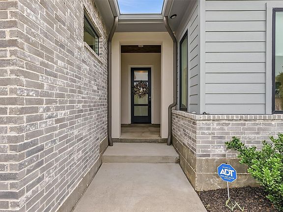 2nd image of 2852 Persimmon Ridge Ct