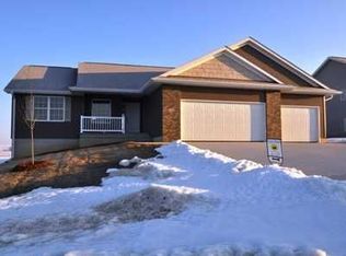 426 E Bear Dr, Tiffin, IA 52340