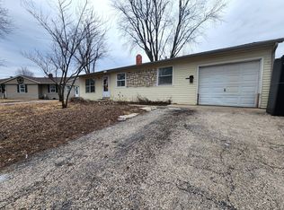 136 Mora Rd, Carpentersville, IL 60110