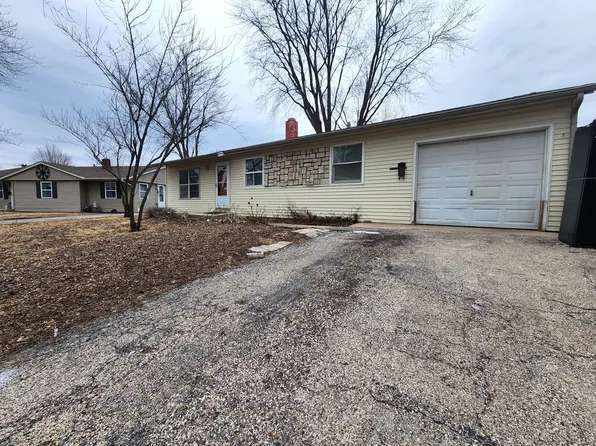 136 Mora Rd, Carpentersville, IL 60110