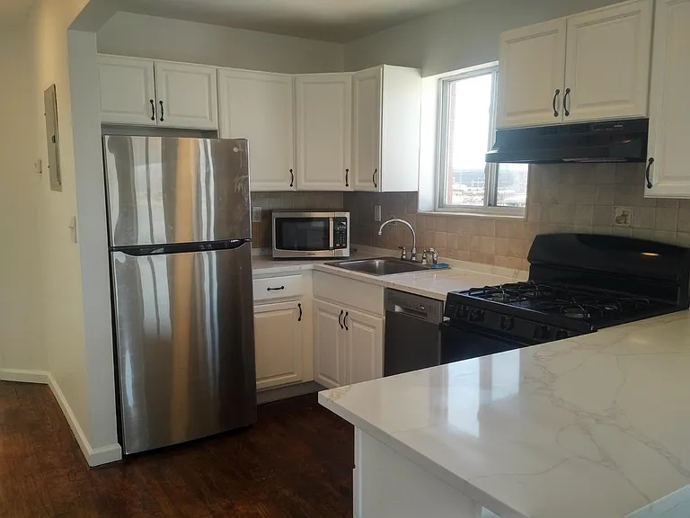 Wortman Ave — Photo 6