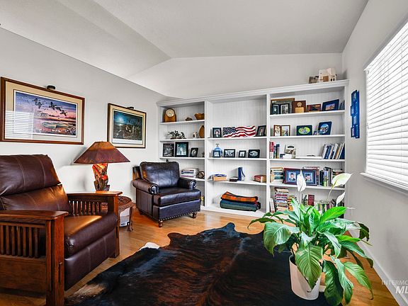 5th image of 2591 Carriage Way
