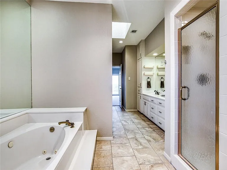 114 Paragon Ct — Photo 7