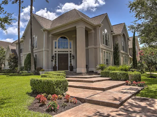 3327 Oak Tree Ct, Sugar Land, TX 77479