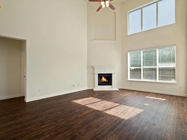 403 Connemara Trl — Photo 3