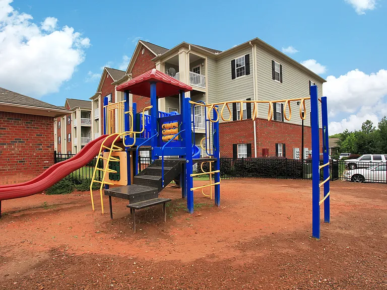 Rocky Creek Apartments — Photo 10