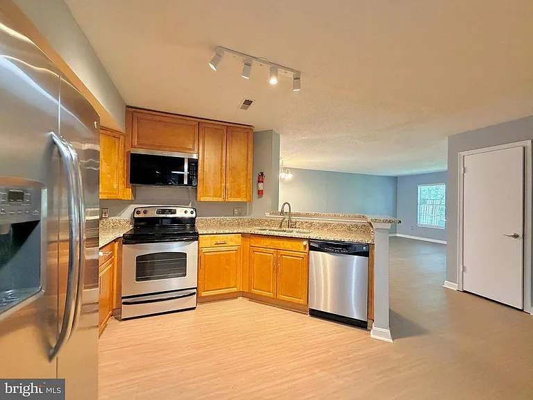 4880 Dorsey Hall Dr #6 — Photo 8