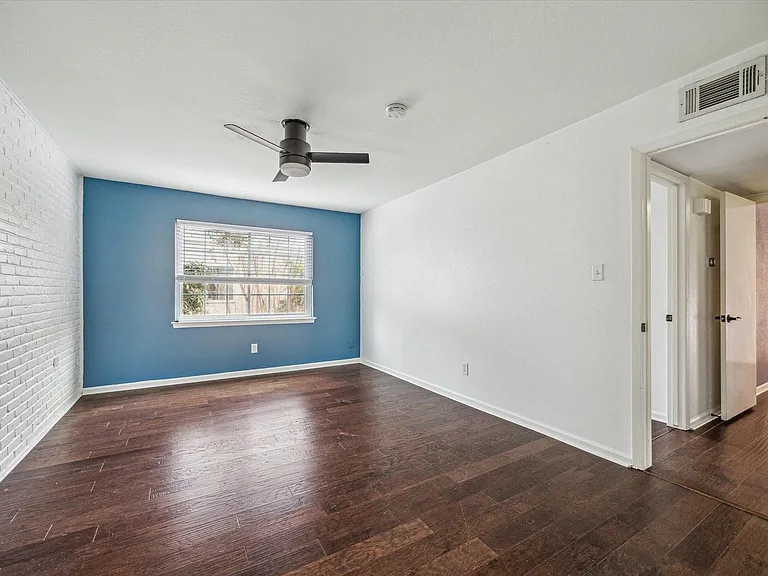 2744 Briarhurst Dr #16 — Photo 6