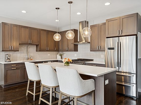 5th image of 1310 N Western Ave #2S