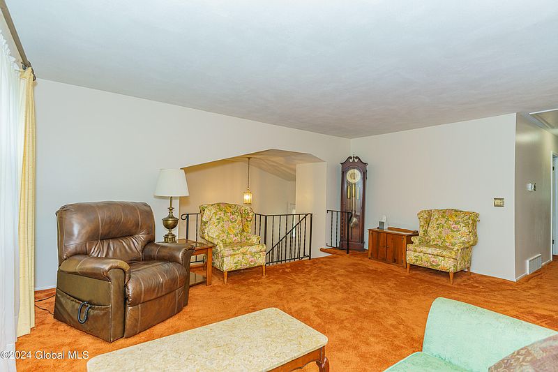 4th image of 838 Huntingdon Drive