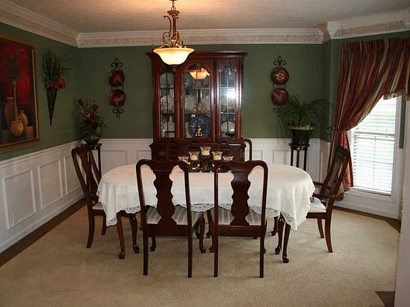 3rd image of 150 Buckingham Blvd