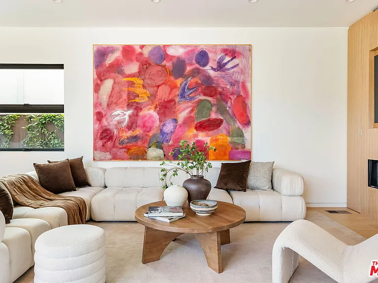 822 Superba Ave — Photo 8