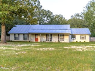 22600 Alamosa Dr, Moss Point, MS 39562