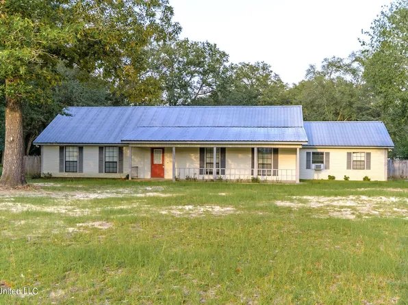 22600 Alamosa Dr, Moss Point, MS 39562