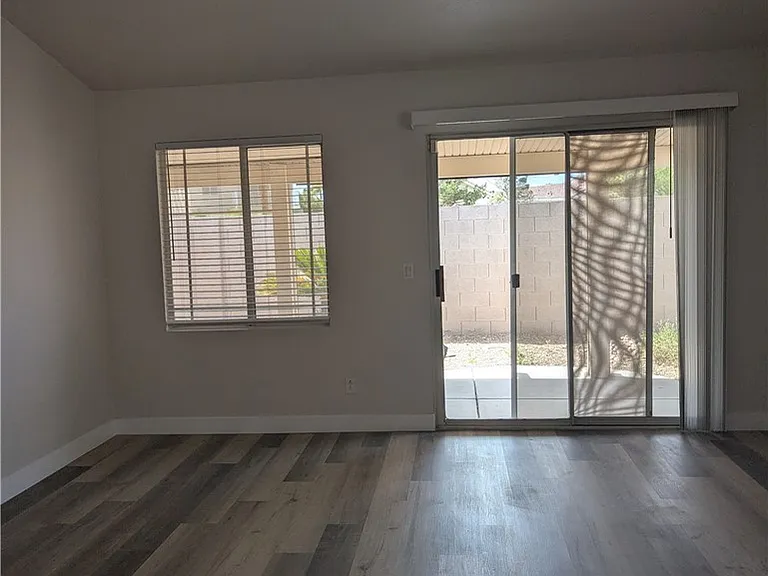 327 Perry Ellis Dr — Photo 47