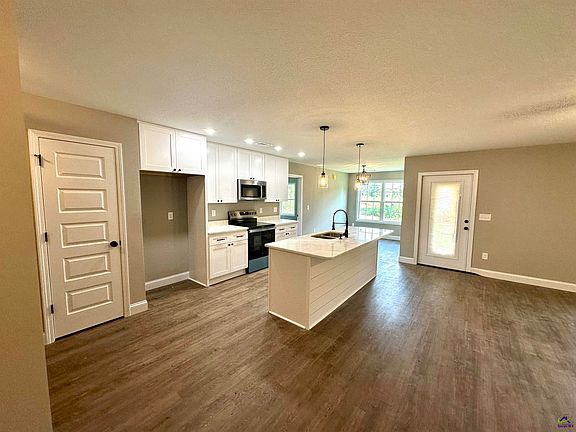 5th image of 207 Sutton Dr