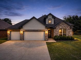 11104 Fairways Ave, Yukon, OK 73099