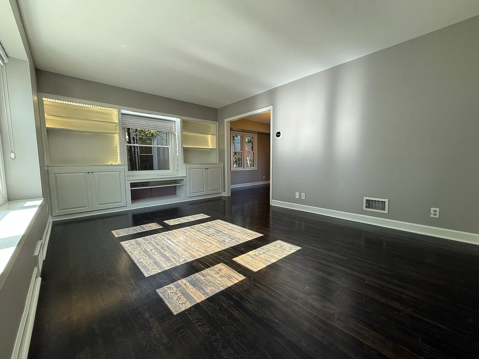 3 bed, 1.5 bath, 1850 sqft, $3,200 — Photo 4