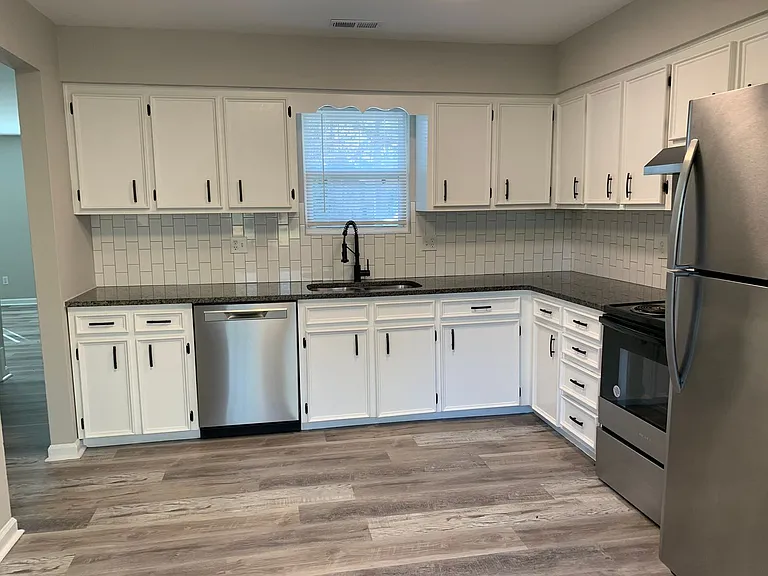 5302-5304 Grovewood Pl — Photo 11