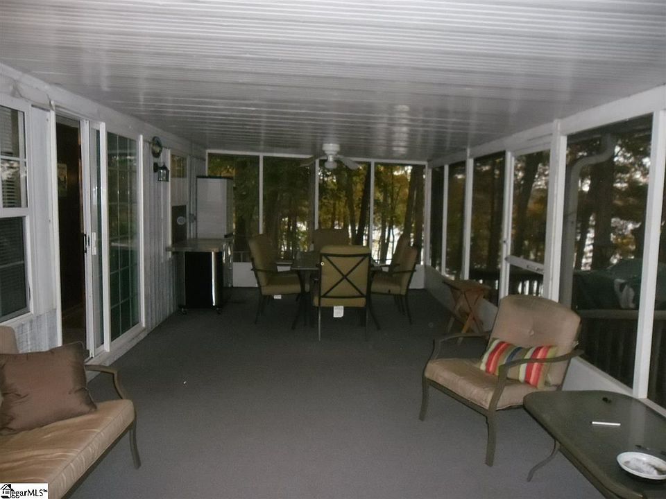 2nd image of 335 Hopkins Rd