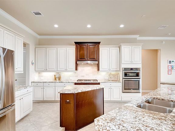 5th image of 3406 Norwich Gardens Ln